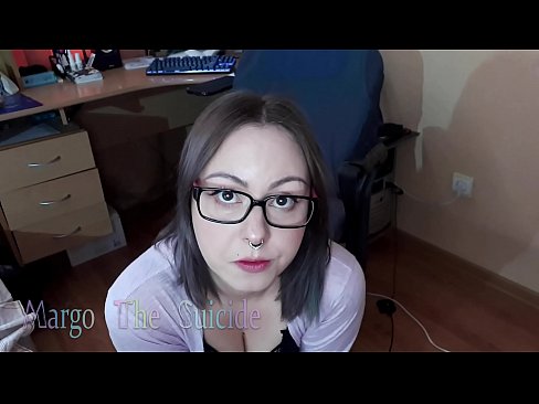 ❤️ Ragazza sexy con gli occhiali succhia il dildo profondamente sulla macchina fotografica ☑ Slutsal it.loanworld.top ️❤
