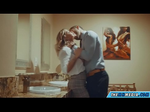 ❤️ Quando una bionda formosa ti seduce in un bagno pubblico ☑ Slutsal it.loanworld.top ️❤